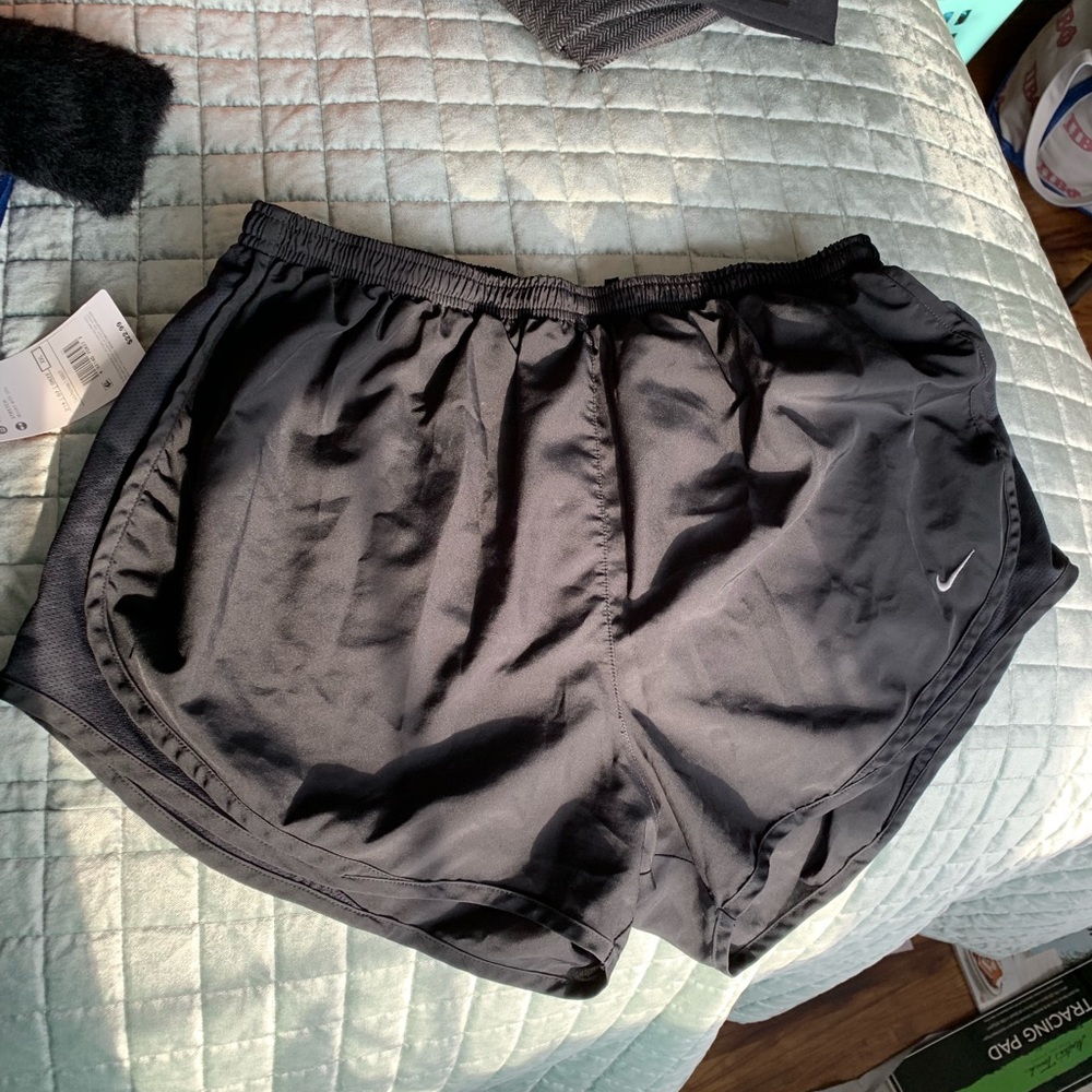 Women’s XL Nike Tempo Shorts